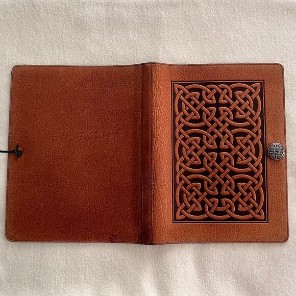 OBERON DESIGN Celtic Leather Refillable Sketchbook/Journal Pad Cover - Picture 2 of 4